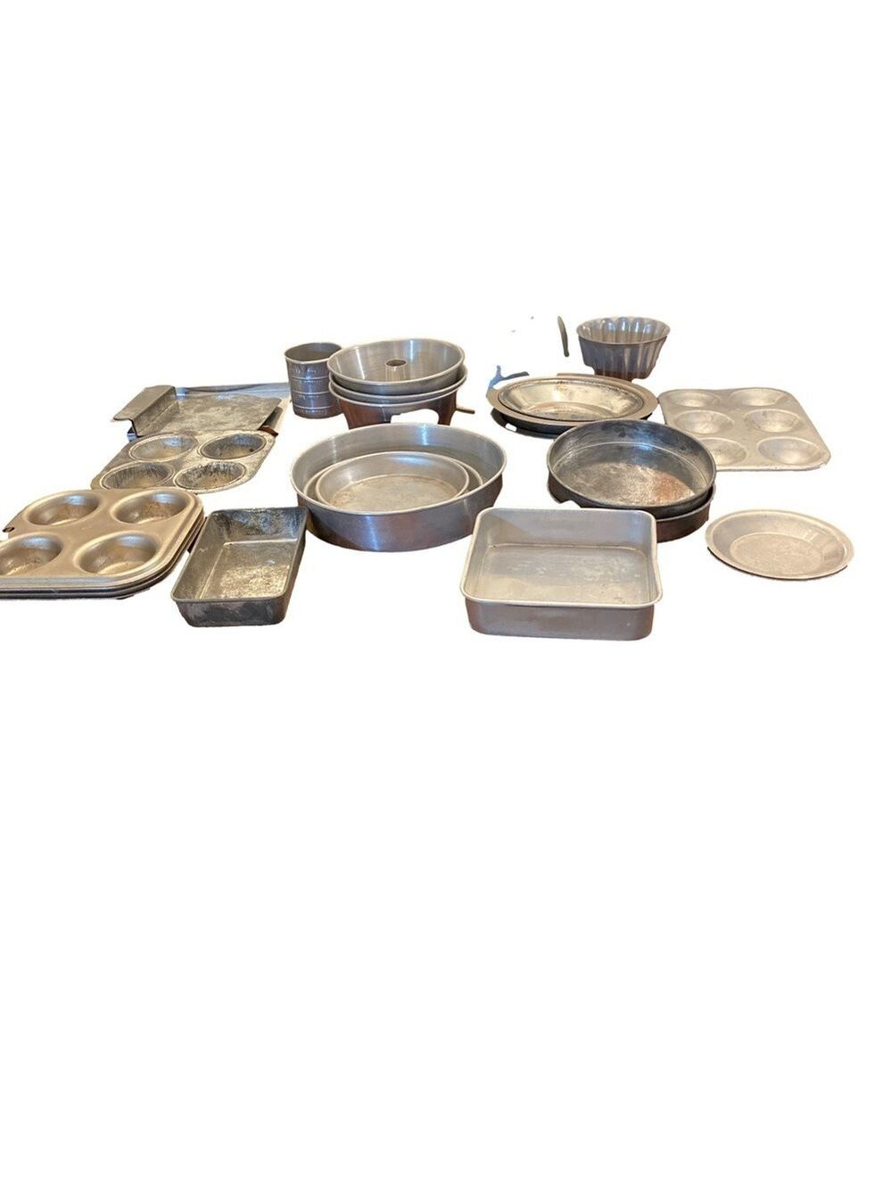 26 Piece Child’s Baking Pan Set Silver